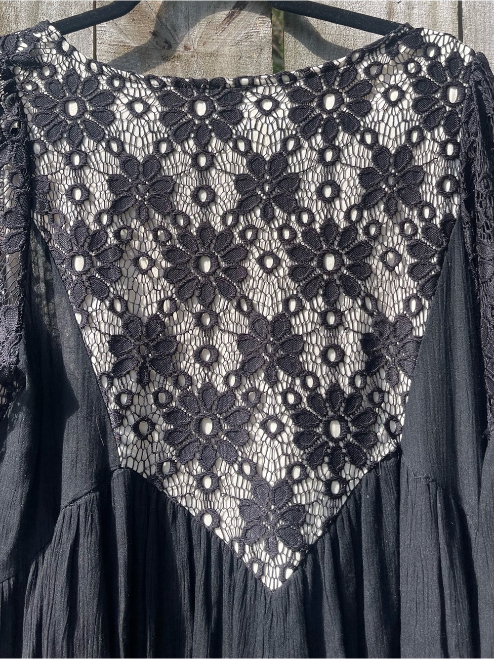 Women's Black Floral Crochet neckline Midi Dress Sz L - Picture 8 of 10